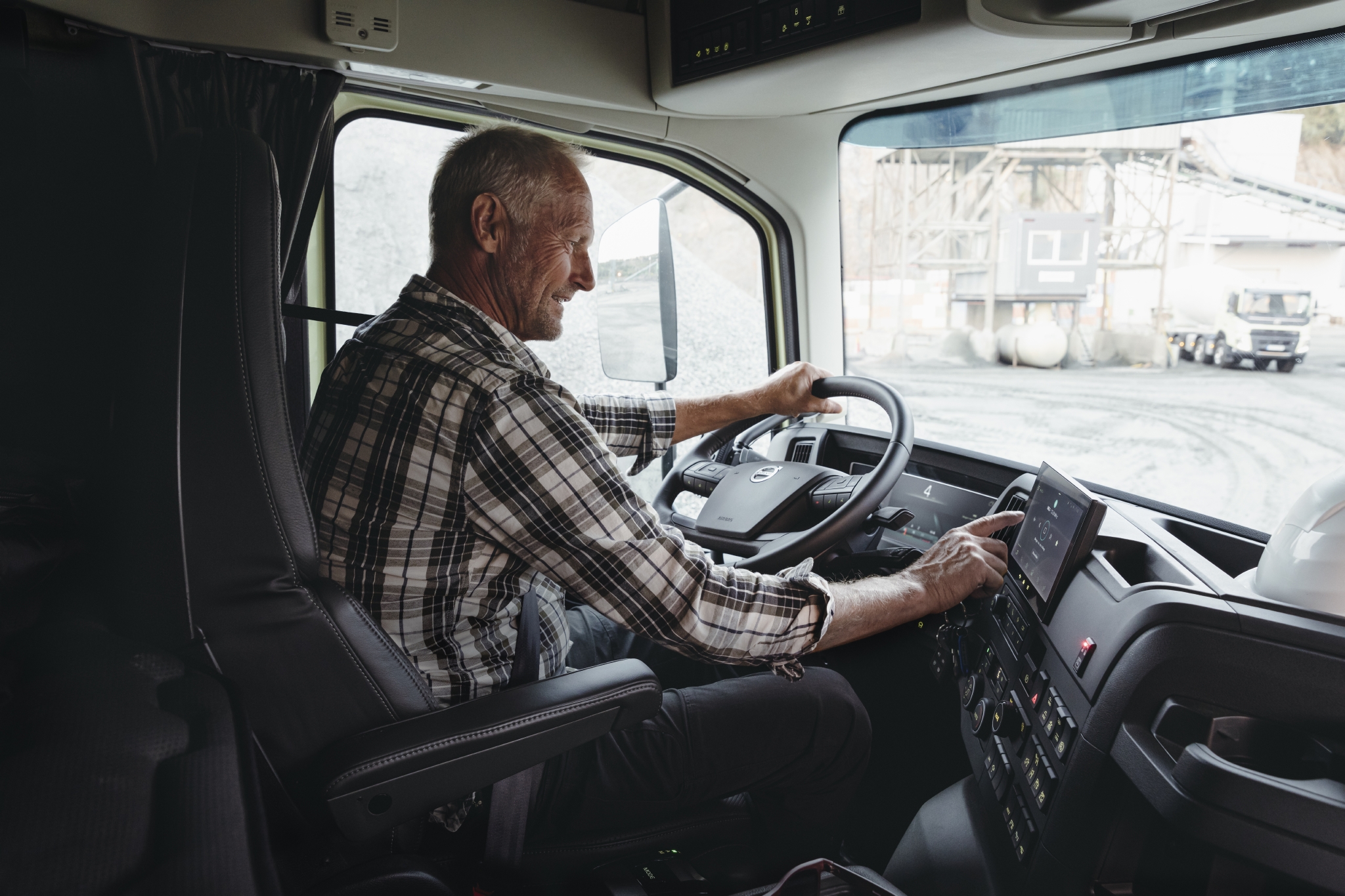 T2020-0781 Noile camioane Volvo Trucks sunt disponibile pentru vânzare în România
